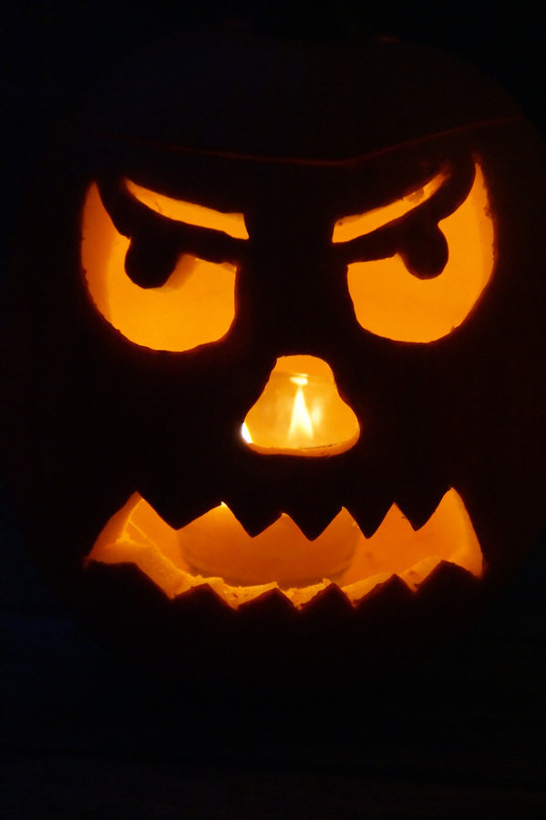 How To Carve a Jack-O-Lantern Pumpkin (Beginner Guide)